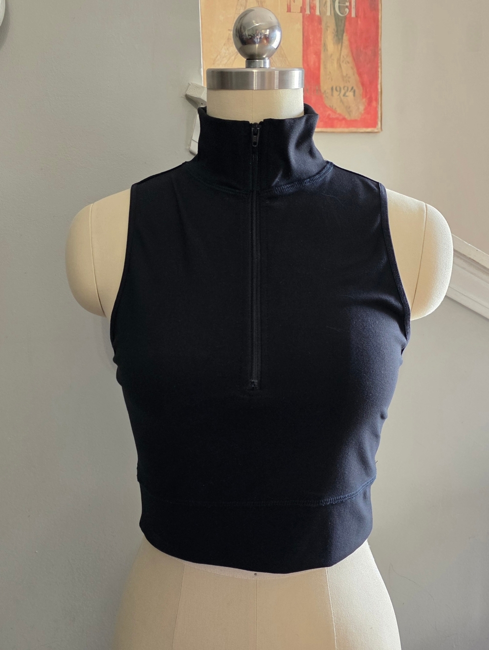 Wild Fable Crop Top Sleeveless Black Zip Front Size Small